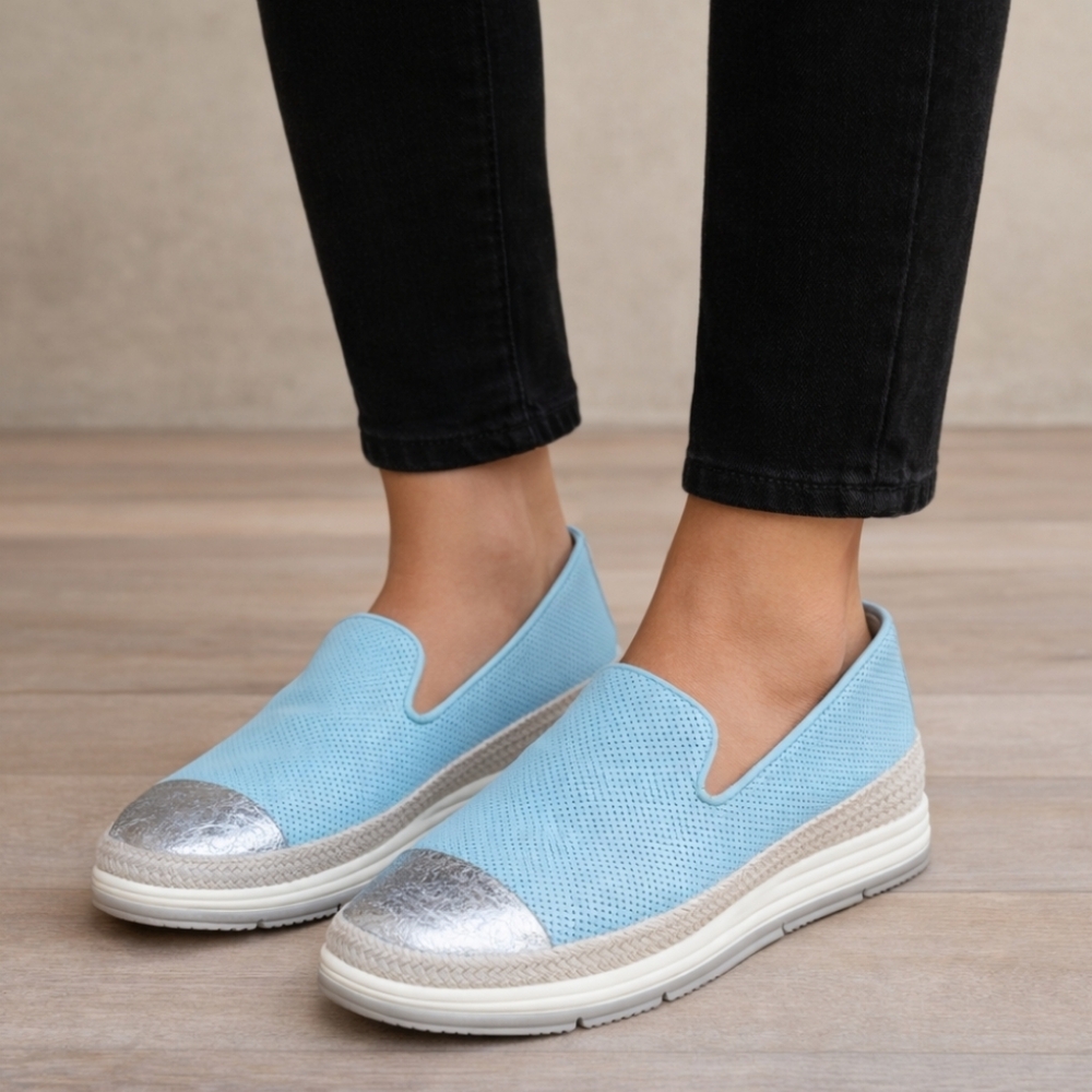 Vaneli Sport NEW Qalila Y2K Coastal Minimalist Comfort Sneaker 9N